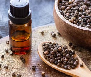 100% Pure Natural Black Pepper Seeds Essential Oil <b>Steam</b> Distilled Aromatherapy Massage Oil for Oily Skin - Product Image 3