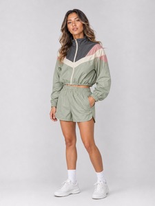 Conjunto Corto de Chaqueta y Pantalones Cortos Cortavientos para Mujer de Alta Calidad, Elegante, Ligero y Cómodo - Product Image 4