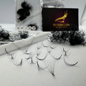 En gros, bouquets de cils préfabriqués en volume, faits main, à base fine, noirs, effet mouillé, en fibre synthétique - Product Image 3