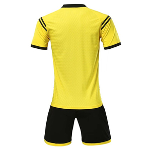Ensemble d'uniformes de football sur mesure de haute qualité pour adultes, vente en gros, faible MOQ, Sialkot Pakistan, 100% polyester respirant et à séchage rapide - Product Image 2