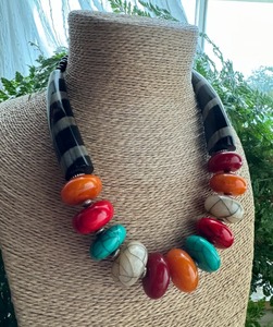 Colección de Collares Elegantes con Cuentas, Collares Hechos a Mano para Cada Estilo, Diseños de Joyería con Cuentas Chic y Modernos, Coloridos - Product Image 4