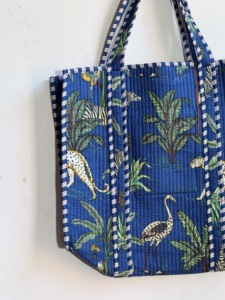 Sac fourre-tout matelassé imprimé jungle bleue, style bohème, en toile, ouvert, pour le shopping, utilisable toute l'année - Product Image 2