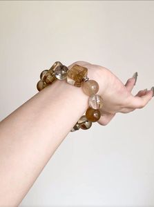 Pulsera de Resina Hecha a Mano para Mujer con Diseño Artístico Único para Accesorios de Moda, Fiestas, Bodas y Uso Casual - Product Image 2