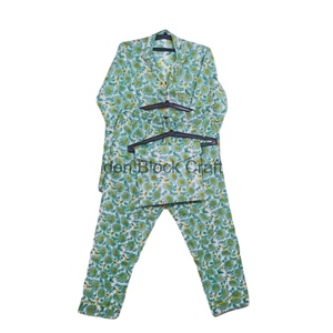 Ensemble chemise de nuit et pyjama en coton à fleurs élégantes pour femmes, vêtements de nuit décontractés à manches longues pour la maison, design unique! - Product Image 2