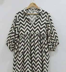 Vestido Midi Transpirable Ecológico Teñido a Mano 100% Algodón para Mujer |   Estampado floral, cuello en V, mangas abullonadas, silueta en A, natural - Product Image 3