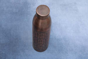 Botella de Cobre Estilo Bistro (Grabado Antiguo) Pintada a Mano, Diseño Clásico, Apta para Lavavajillas, Duradera, Portátil y Reutilizable - Product Image 6