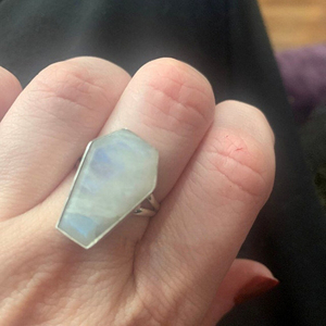 Bague en forme de cercueil en pierre de lune, argent sterling 925, bijoux en pierres précieuses faits à la main - Product Image 2