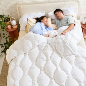 Couette de luxe simple Tog 100% polyester microfibre pour hôtel et usage domestique, taille/couleur personnalisable, écologique et lavable - Product Image 2