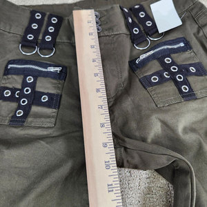Pantalon évasé en jean vert olive pour femme, détails lacés, fermetures éclair latérales, taille haute, coupe ample, longueur cheville, motif géométrique, style vintage - Product Image 5