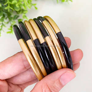 El superventas hecho a mano eleva tu estilo con joyería de cuerno de búfalo inspirada en Feng Shui tallada con amor NEXT IN - Product Image 4