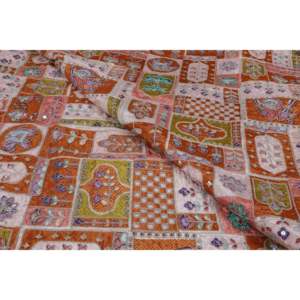 Tissu en crêpe de viscose brodé de fleurs moutarde, largeur 44 pouces, avec travail en zari argenté et sequins - Product Image 2