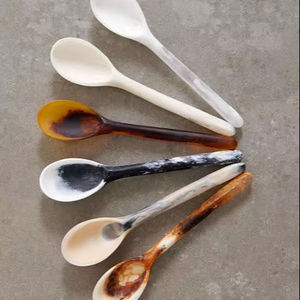 ช้อนเรซิ่นสำหรับชาหรือกาแฟ ดีไซน์ใหม่ ขายดี ตกแต่งโต๊ะสวยหรู - ผลิตจากเรซิ่น - Product Image 1