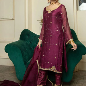 Hermosa Colección Pret con Diseño de Kurta Larga Bordada, Traje de Seda Bordado a la Moda - Product Image 2