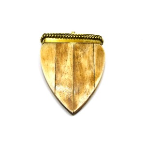 Colgante de Flecha de Hueso de Buey Hecho a Mano: Punta Dorada con Puntos, Focal de Joyería Bohemia, Hueso Tallado, Hueso Natural, Para Fabricación de Joyas, Tribal - Product Image 2