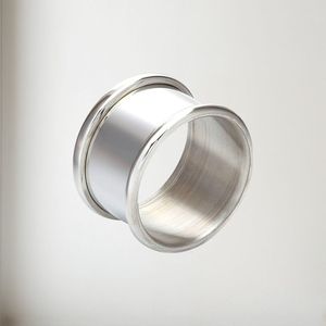 Anneau de serviette en métal minimaliste, conçu pour une décoration de table simple et élégante, améliorant l'ambiance de la salle à manger moderne - Product Image 2