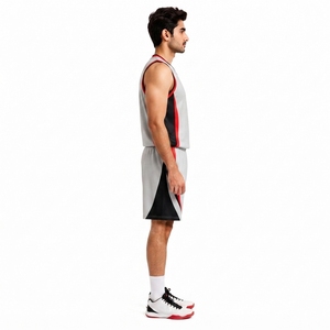 Uniforme de basket-ball d'équipe personnalisé Tissu polyester de qualité supérieure Panneaux respirants Contrôle de l'humidité Construction légère Sublimation - Product Image 3