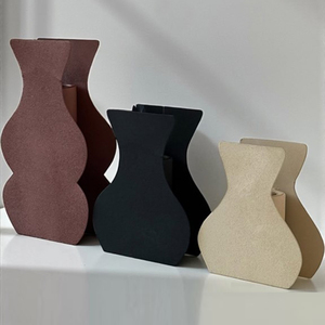 Juego de 3 jarrones de metal con diseño de flor, acabado con recubrimiento en polvo, diseño plano minimalista, hechos a mano para decoración de mesa. - Product Image 6