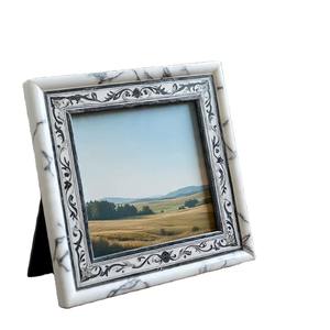Marco de Fotos Floral con Incrustaciones de Mármol Blanco Pulido, Hecho a Mano, de Primera Calidad, para Decoración del Hogar, Oficina u Hotel - Product Image 1