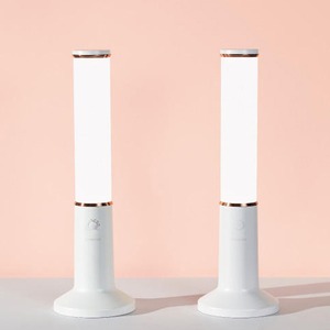 [Lumicrion] Miroir de voyage portable rechargeable à lumière naturelle LED spécialisée pour la couleur et le maquillage - Product Image 1