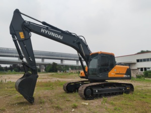 รถขุดไฮดรอลิกฮุนได 220-9S มือสอง ขนาด 22 ตัน นำเข้าจากเกาหลี สภาพดี ชั่วโมงการทำงานน้อย เหมาะสำหรับงานก่อสร้าง - Product Image 5