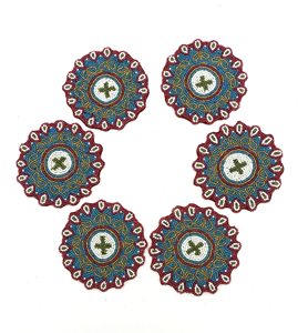 Ensemble de 6 dessous-de-verre ronds faits à la main de luxe avec perles, bord festonné, perles de verre turquoise, pour la décoration de la table basse - Product Image 5