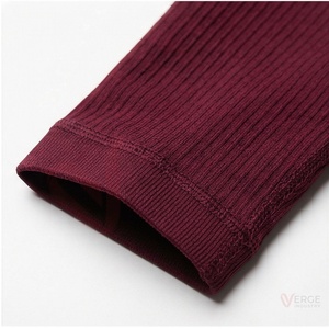 Ensemble de yoga 2 pièces pour femme : Crop top côtelé dos nageur bordeaux et Legging taille haute - Product Image 6