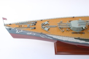 Modèle de navire de guerre britannique HMS RODNEY en bois peint à la main pour collection ou cadeau - Product Image 3