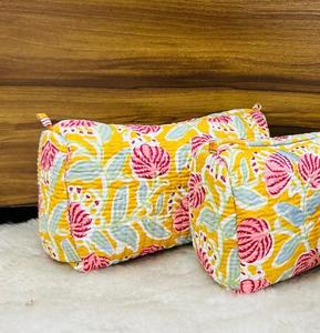 กระเป๋าผ้าควิลท์ผ้าฝ้ายอินเดียพิมพ์ลายดอกไม้กระเป๋าซักชุดที่โกนหนวดกระเป๋าเครื่องสำอางกระเป๋าเดินทางมีซิปกันน้ำ3ช่อง - Product Image 4