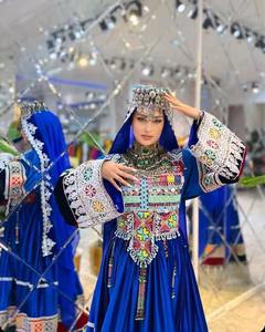 Robe afghane extra large à volants, bleu électrique, en soie, richement brodée, style tribal Poshak, tenue traditionnelle formelle - Product Image 3