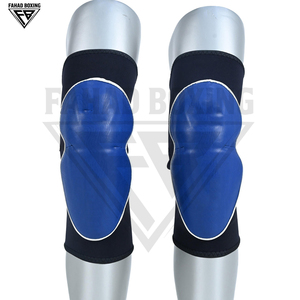Coudières ergonomiques noires et bleues respirantes et absorbant les chocs pour l'entraînement en contact total et les clubs de combat - Product Image 5