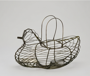 Cesta metálica de hierro macizo para huevos, frutas y verduras, elegante cesta de almacenamiento para mesa, estilo Farmhouse Kitchenware. - Product Image 3