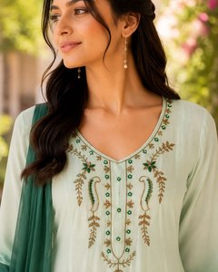 Ensemble Anarkali vert ombré tendance en mousseline avec pantalon évasé, broderie au col, tenue ethnique indienne, Salwar K pakistanaise - Product Image 2