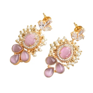 Pendientes Artesanales Listos para Enviar con Piedras Preciosas Naturales, Recubrimiento en Tono Dorado y Joyería Hecha a Mano con Calidad - Product Image 5