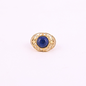 Anillo Midnight Empress con Piedra Central Redonda de Calcedonia Azul y Detalles Ornamentados para Mujer - Product Image 1
