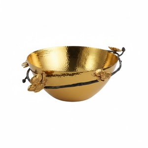 Bol décoratif vintage en laiton avec poignée, finition dorée de qualité supérieure, bol de service en métal, vaisselle pour hôtel et restaurant. - Product Image 6