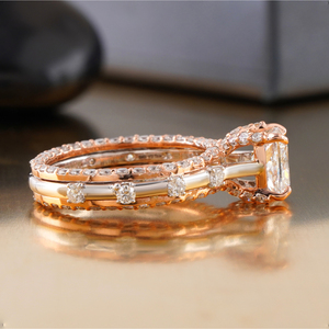 Anillo de Compromiso de Doble Banda de 1.51 CT con Diamante de Corte Cojín Cultivado en Laboratorio con Claridad VVS1, Oro Rosa de 14K, Oro Amarillo y Blanco Sólido de 18K - Product Image 3