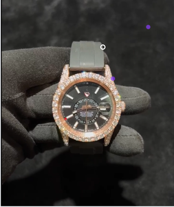 นาฬิกาเพชรโมอิสซาไนต์หน้าปัดดำแบบสั่งทำพิเศษ ดีไซน์หรูหราใหม่ล่าสุด ขอบตัวเรือนประดับเพชรเต็มวง - Product Image 2