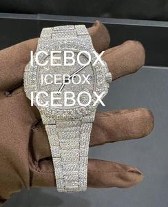 Montre-bracelet pour homme en acier inoxydable avec boîtier en moissanite, cadran en verre entièrement serti de moissanite, résistance à l'eau 10 bars, fermoir de bracelet - Product Image 5