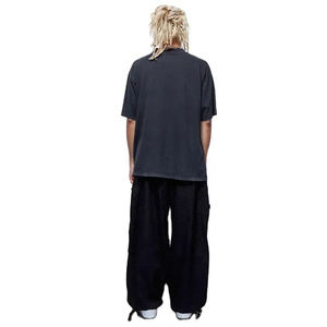 เสื้อยืดคอกลมทรงหลวมผู้ชายผ้าฝ้าย 180 กรัม พิมพ์ลายสกรีนโลโก้ตามสั่ง รับทำ OEM ฟรีแบบ Mockup สีตามสั่ง เป็นมิตรกับสิ่งแวดล้อม - Product Image 5