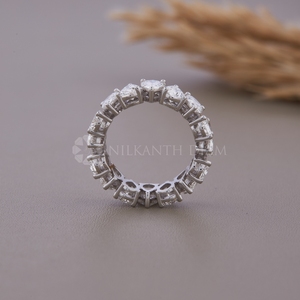 Nouvelle collection de bagues en diamant créé en laboratoire, en or blanc, avec bande éternelle et diamant taille poire pour femmes, provenant d'un fournisseur indien. - Product Image 1