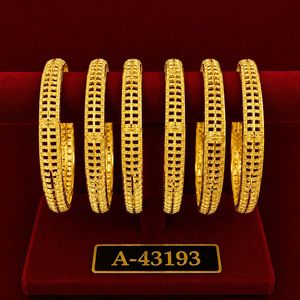 กำไลข้อมือเจ้าสาวคุณภาพสูงจาก MOLL JEWELLERS ชุบทอง ทำจากโลหะผสมสังกะสี ประดับด้วยเพชรซิร์คอน |   เครื่องประดับงานแต่งงานแบบอินเดียดั้งเดิม สไตล์ทันสมัย - Product Image 4
