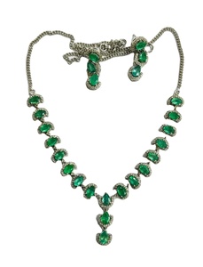 925สร้อยคอเงินสเตอร์ลิงพร้อมมรกตธรรมชาติและเพชรสำหรับงานหมั้นและงานครบรอบ - Product Image 2