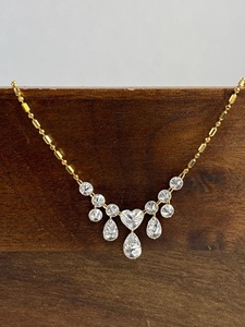 Collar con colgante de diamante talla pera y corte redondo en oro amarillo con acento de corazón, elegante collar nupcial para mujer, regalo de boda para ella - Product Image 2