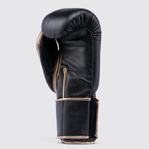 Gants de boxe et de sparring robustes en cuir véritable noir et or pour le kickboxing et le Muay Thai, personnalisables avec logo - Product Image 4