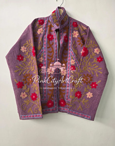 Veste matelassée en coton mauve respirante et écologique, brodée à la main, style floral vintage Suzani, manches longues, hiver - Product Image 5