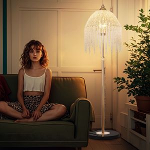 Elegante Lampada da Terra a 3 Luci con Cristalli, Design Vintage a Cascata, Perle di Cristallo e Base Effetto Marmo per Soggiorno - Product Image 3