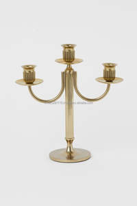 Candelabros de metal pintados en blanco para decoración de boda shabby chic con diseño de ambiente romántico a la luz de las velas - Product Image 6