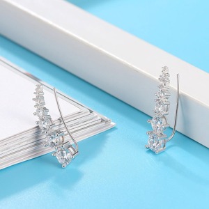 Boucles d'oreilles en diamant écologiques pour femmes, bijoux élégants et étincelants pour fêtes, mariages, anniversaires, exportateur indien - Product Image 2