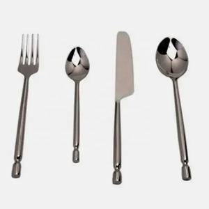 Elegante juego de cubiertos de metal dorado para una presentación de mesa con estilo y servicio de restaurante de alta gama. - Product Image 4