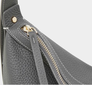 Wholesale High Quality Genuine Leather Ladies Handbags Customizable Spacious Design Casual Tote Zipper Closure Stylish for All - Product Image 4